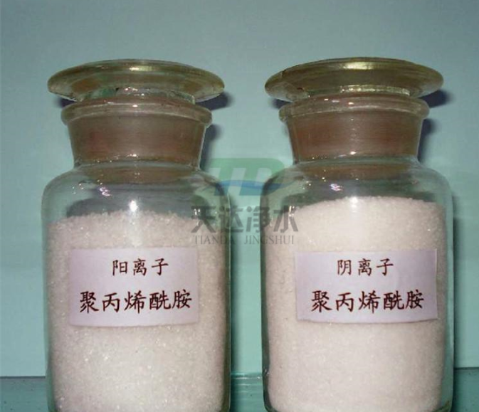 �Ă���̖�ľ۱�ϩ������